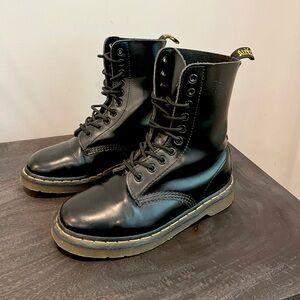 Doc Martens 1490 Smooth Leather Boots